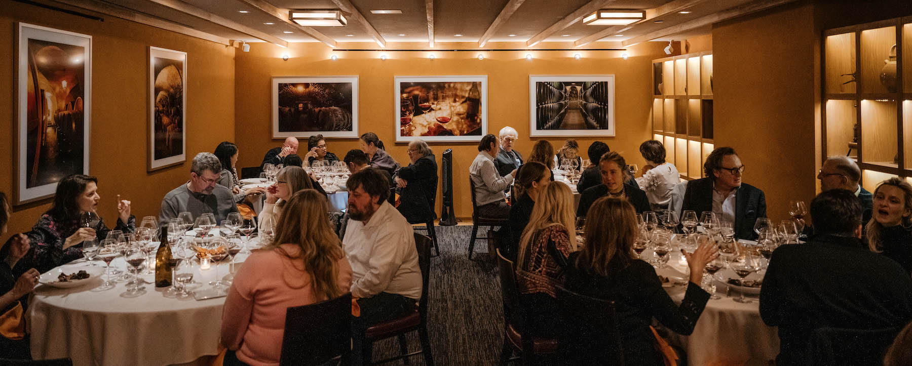French Wine vs California Wine: A Comparison by Halleck Vineyard & Bar